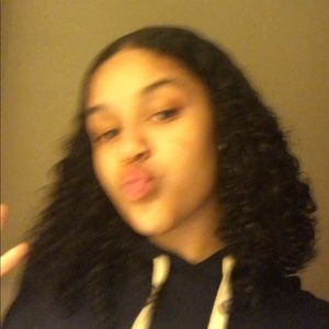 Meet your Posher, Nesi